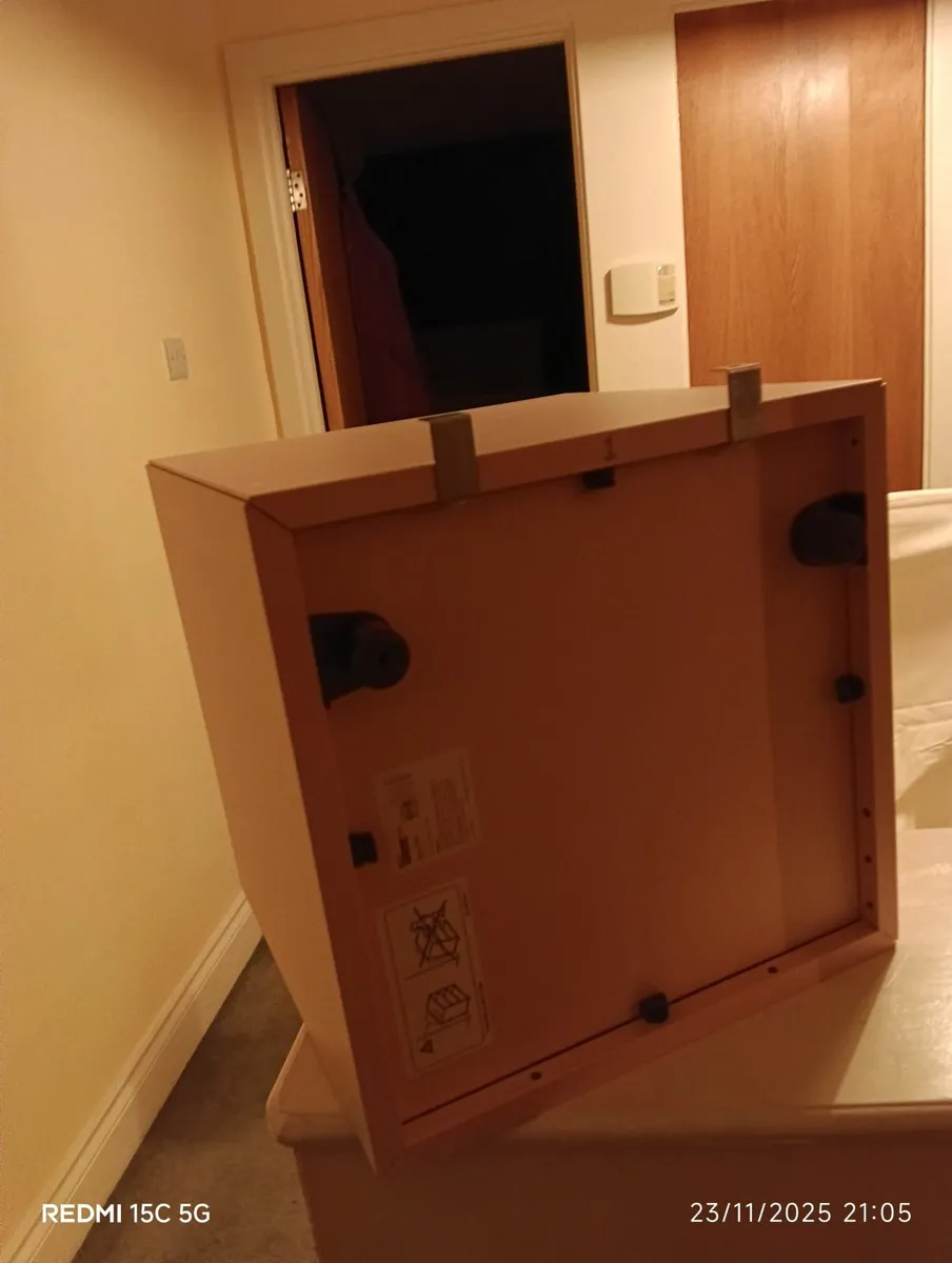 EKET wall-mounted shelving unit- Free - Image 2