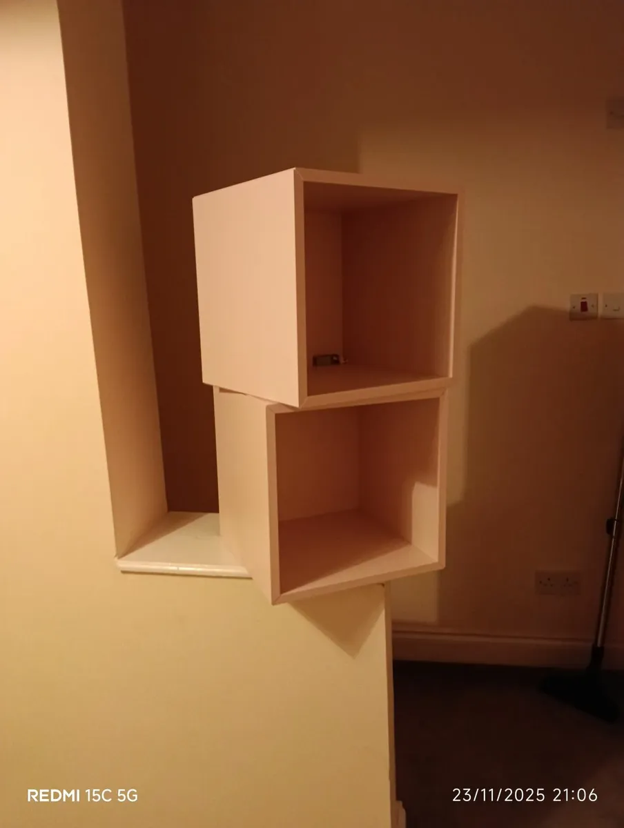 EKET wall-mounted shelving unit- Free - Image 3