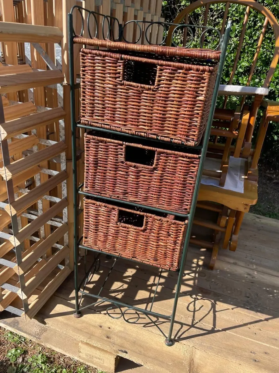 Storage locker unit - Image 1