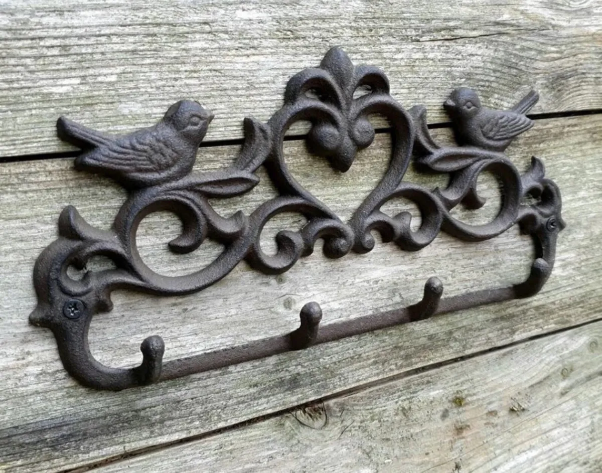 Love Birds 4 Hooks Coat Hanger Cast Iron NEW - Image 1