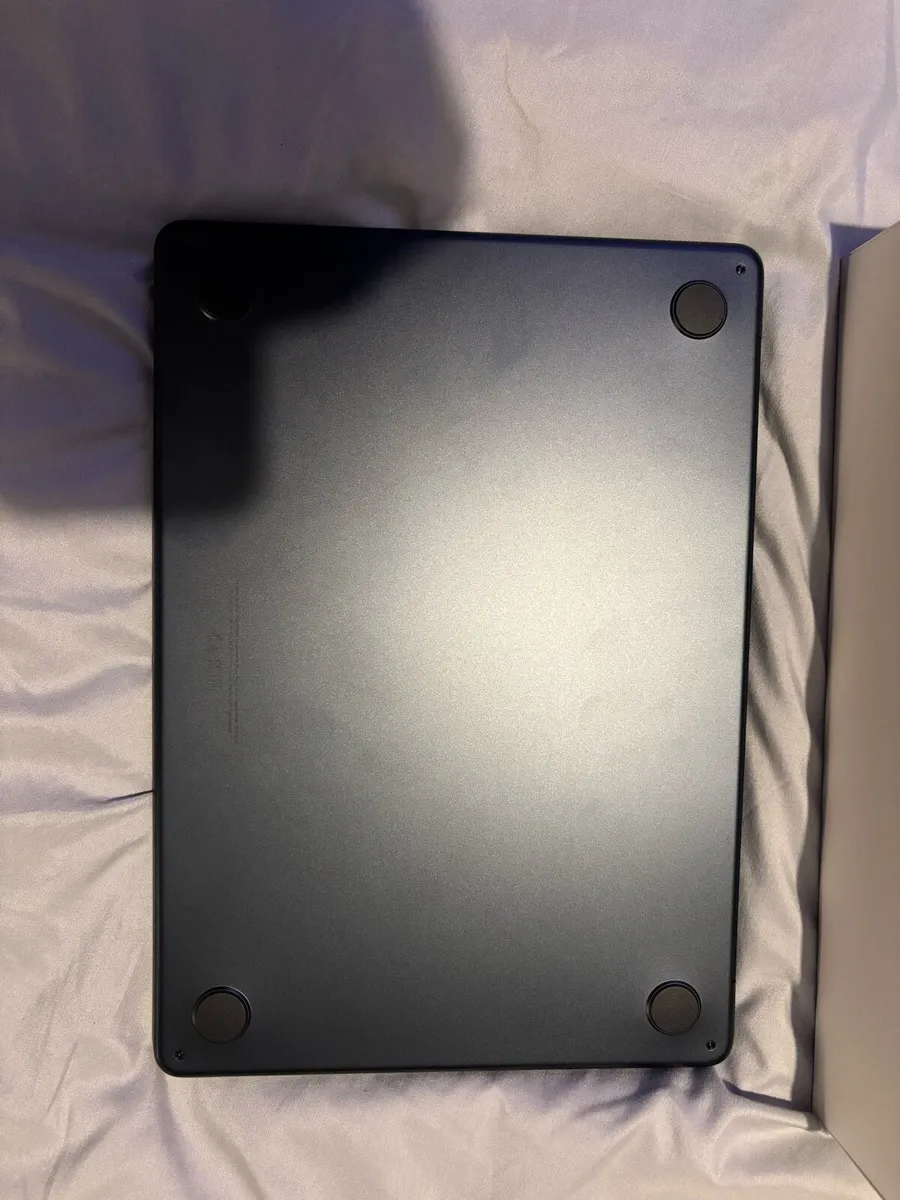 Mac Book Air - Image 4