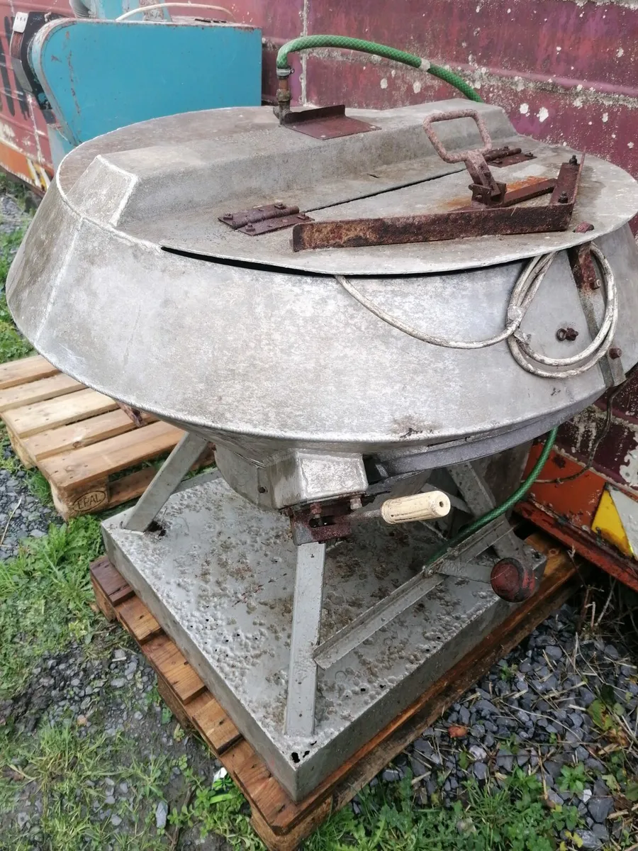 Turkey plucking machine wet