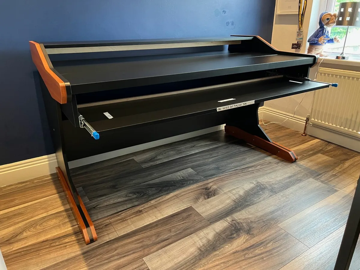 Professional Studio Desk - Image 1