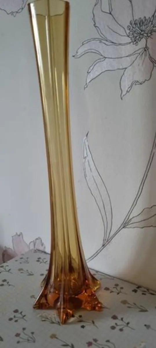 Vintage amber elephant foot vase - Image 1