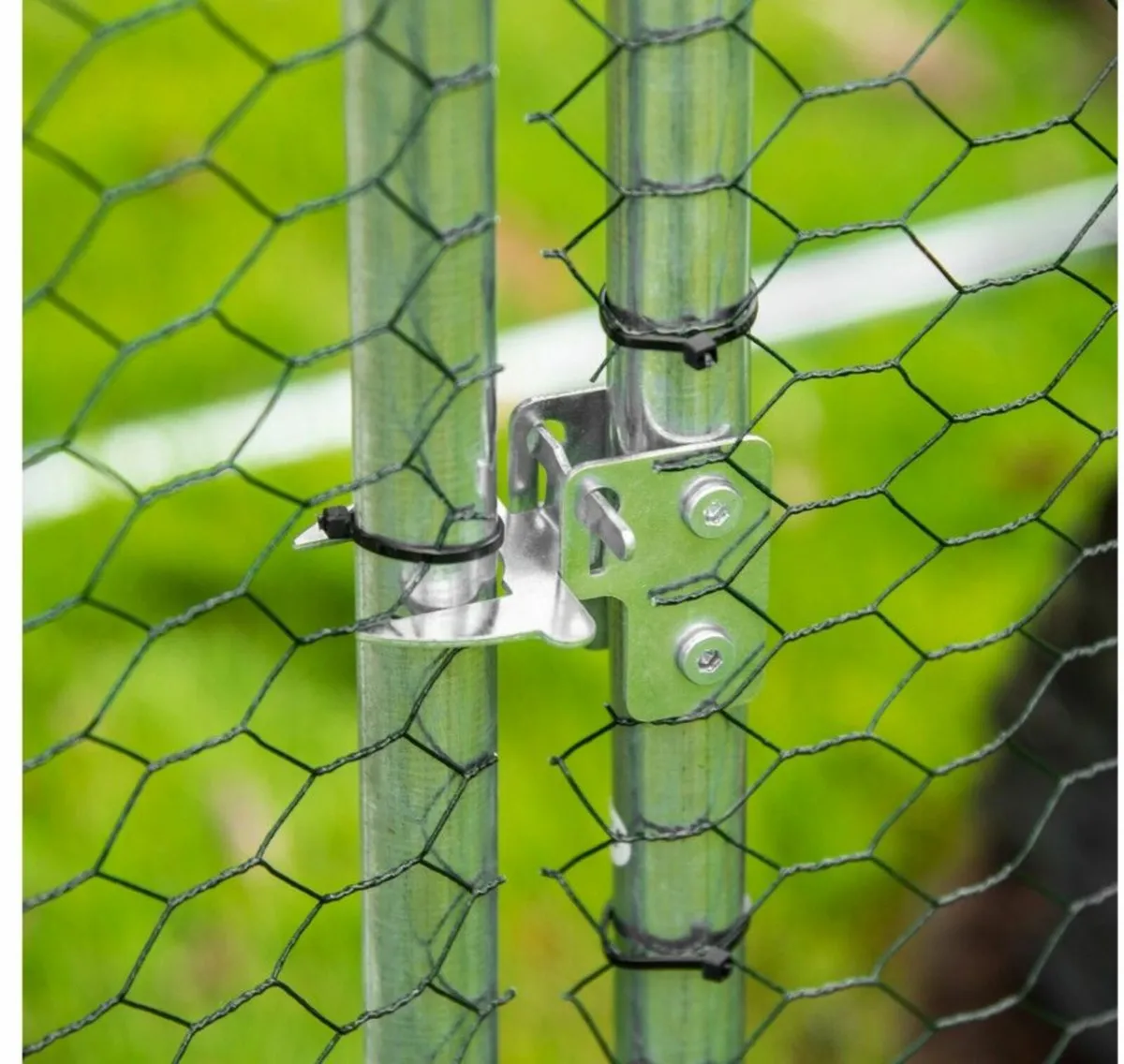 Chicken Run Chicken Coop - Image 4