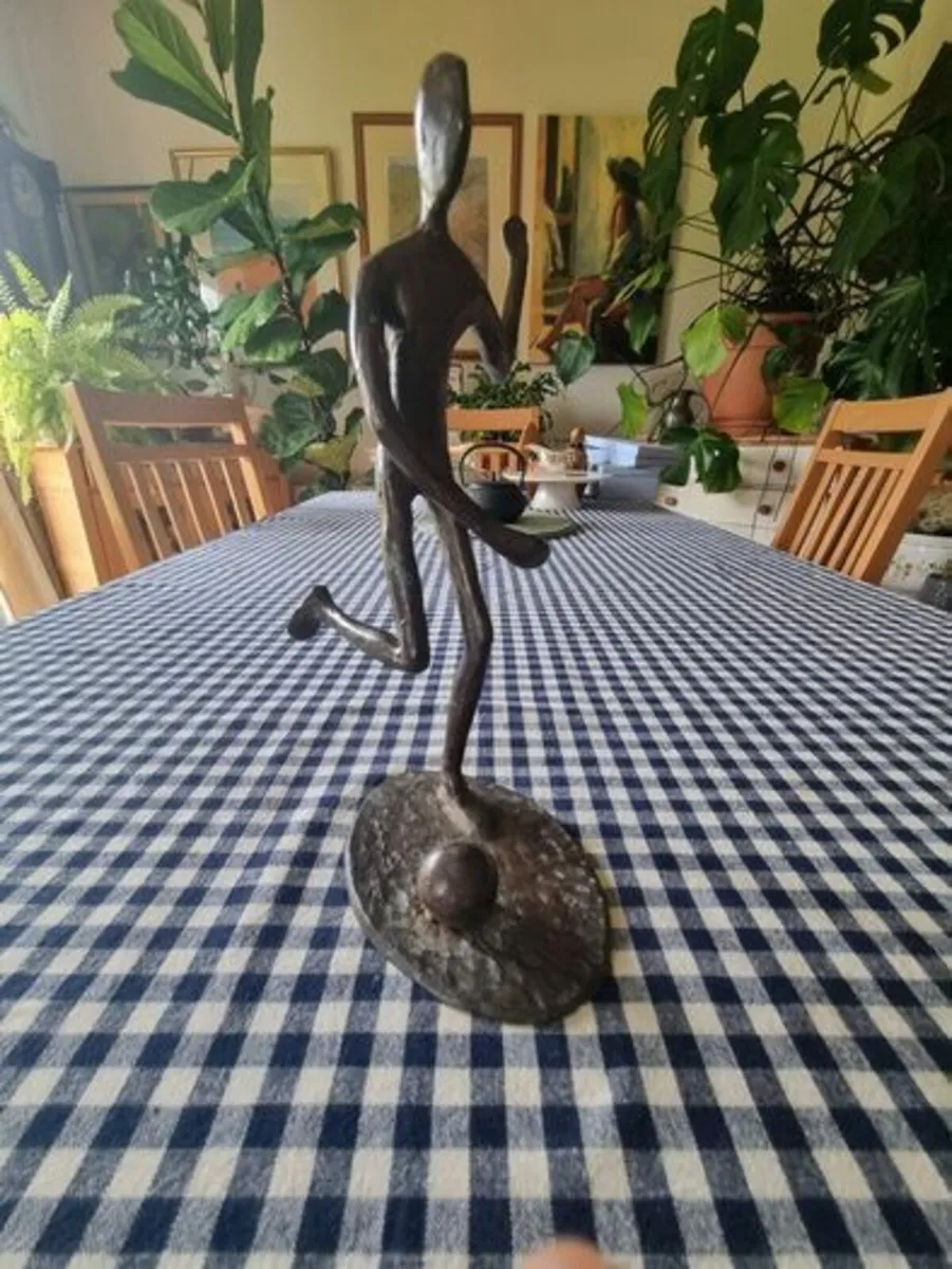 Vintage brass figurine of a football player - Image 1