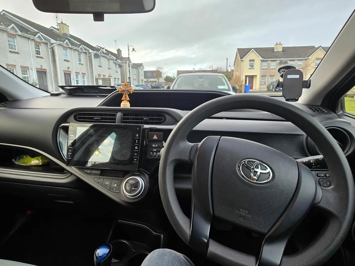 Toyota Aqua 2017 - Image 2