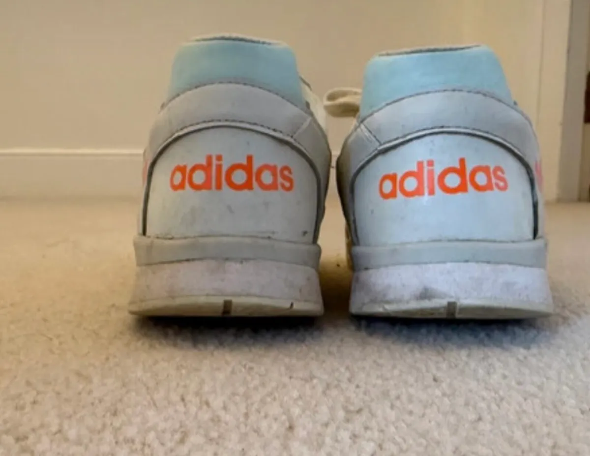 Adidas retro / vintage style - Men’s 8.5 - Image 4