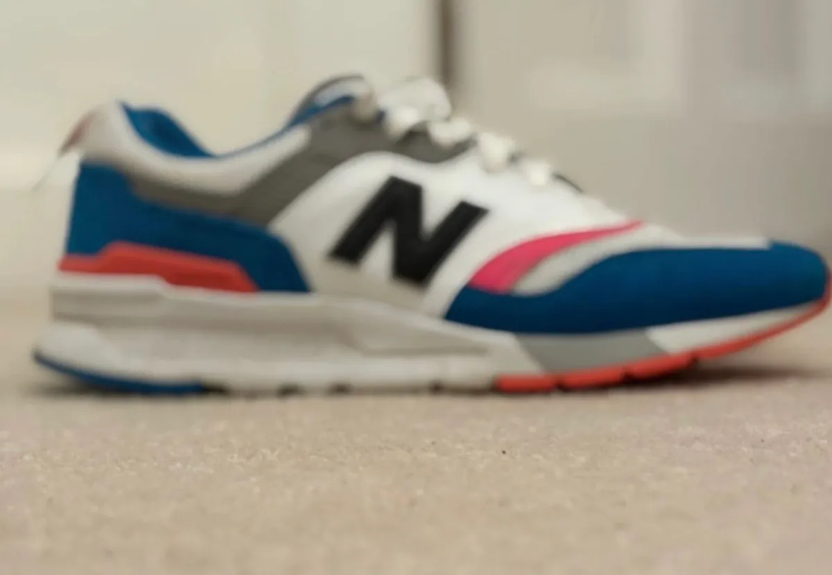 Men’s New Balance 997 - size 8 - Image 3