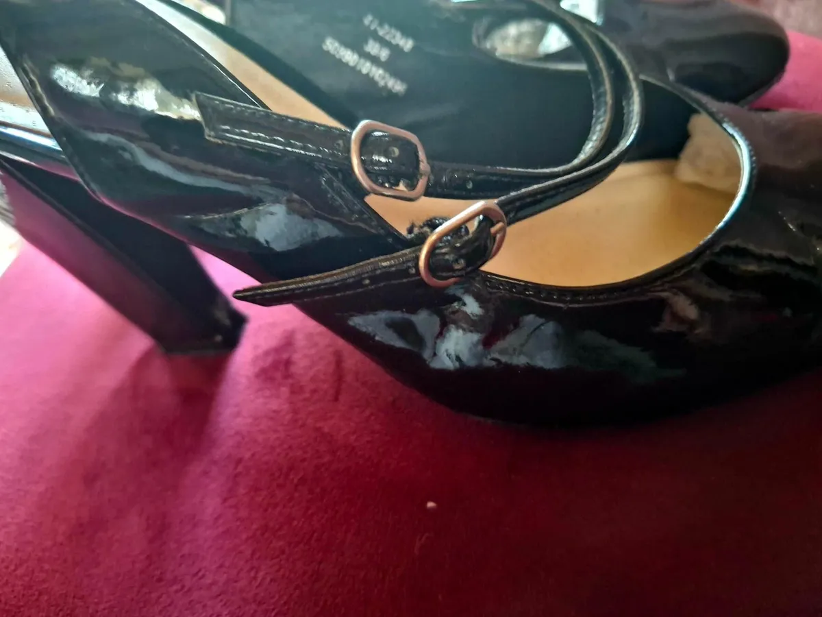 Classic Black Patent Slingback High Heels. - Image 2