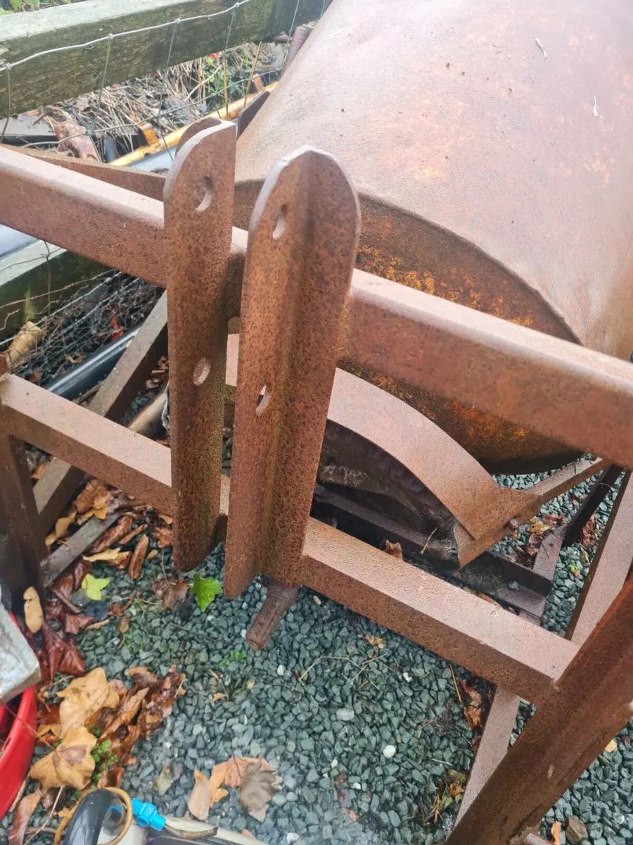 Cement mixer - Image 2