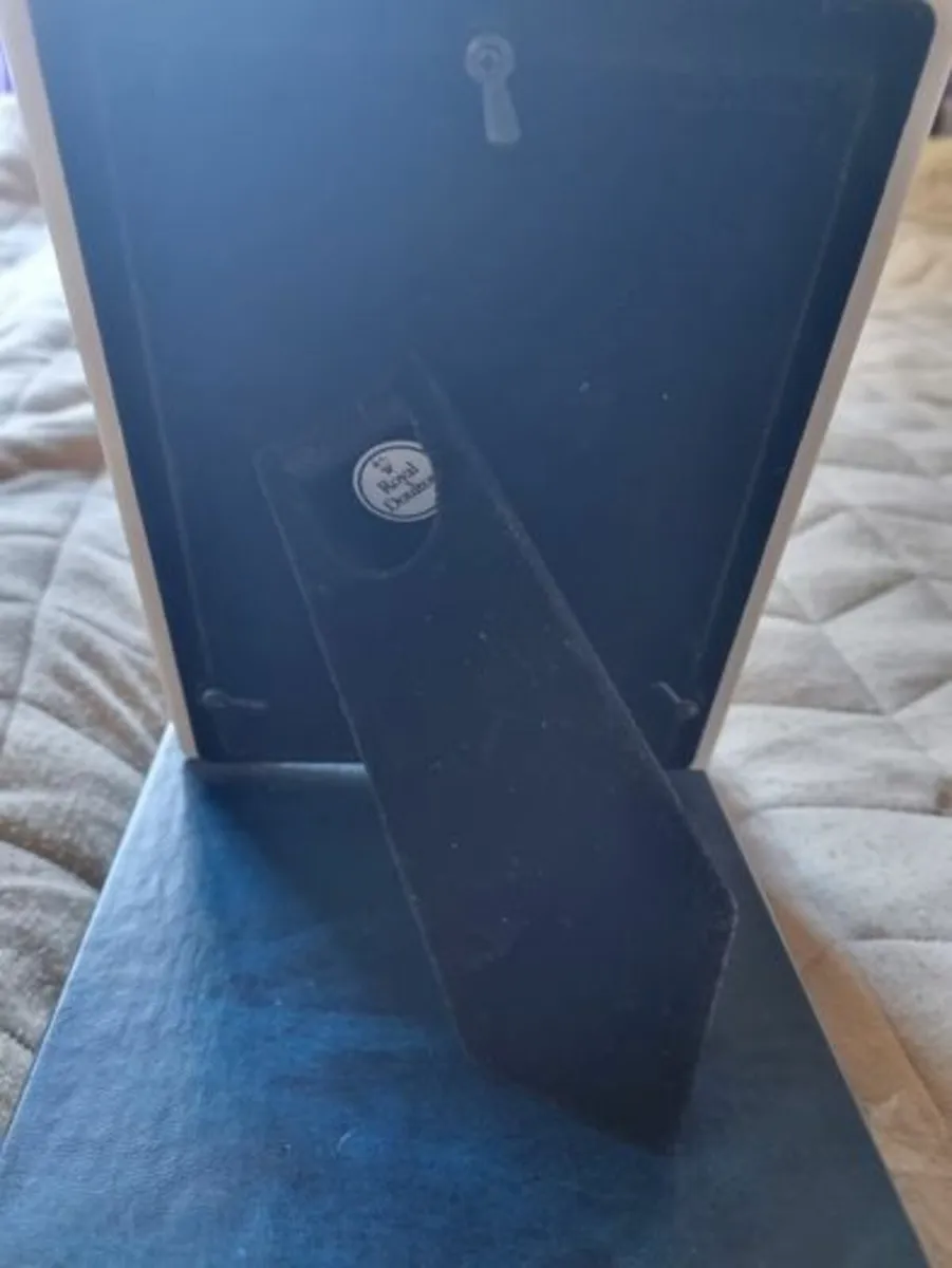 Royal Doulton porcelain frame - Image 4