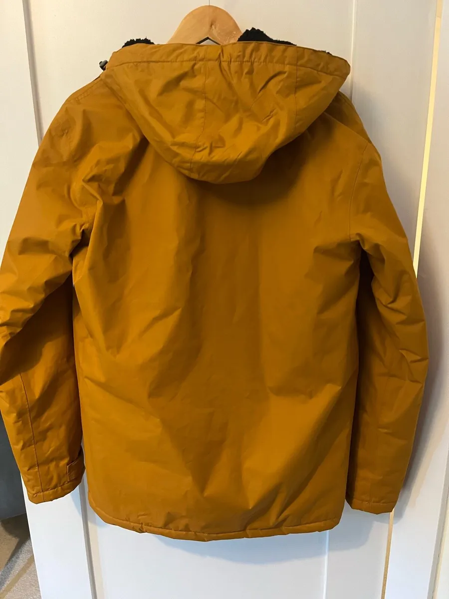 Regatta waterproof jacket fur lined retail€110 - Image 2