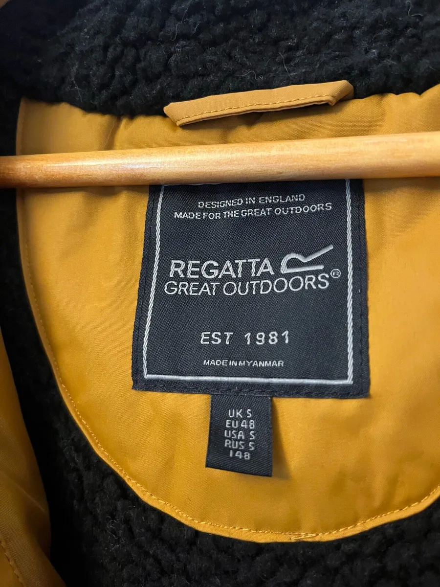Regatta waterproof jacket fur lined retail€110 - Image 3