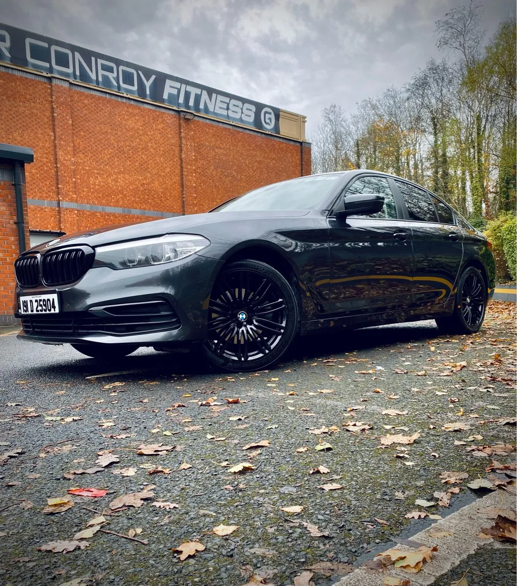 Bmw 520d 2019 - Image 2