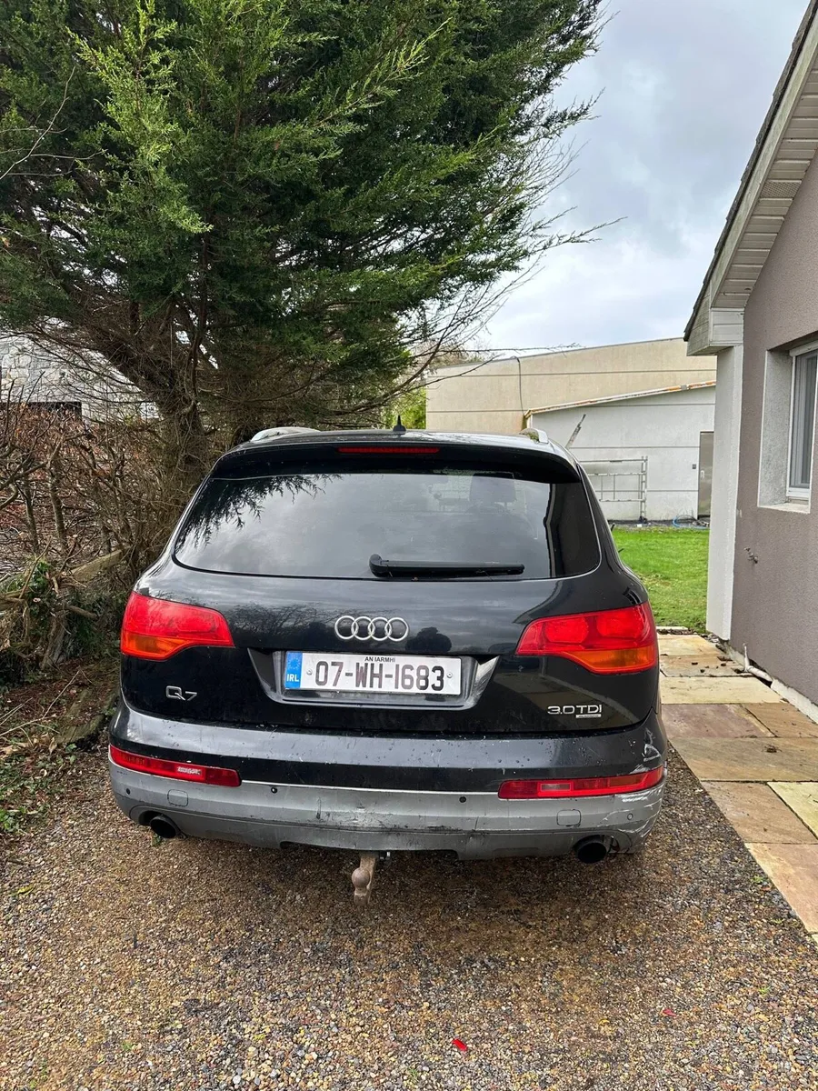Commercial 2 seats Audi Q7 3.0 TDI Quattro - Image 4