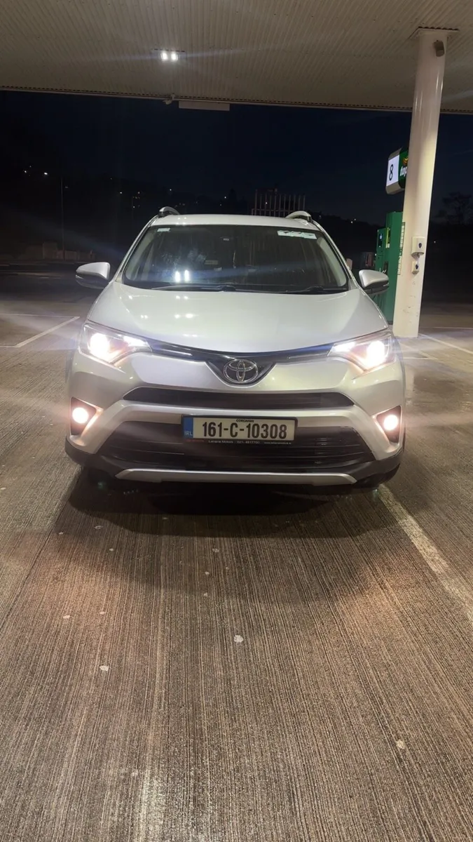 2016 Toyota rav4 - Image 3