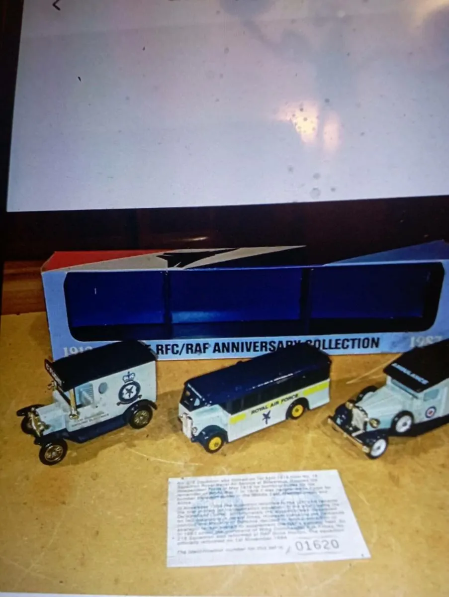 VINTAGE LlEDO DIE-CAST RAF  75th  ANNIVERSARY - Image 1