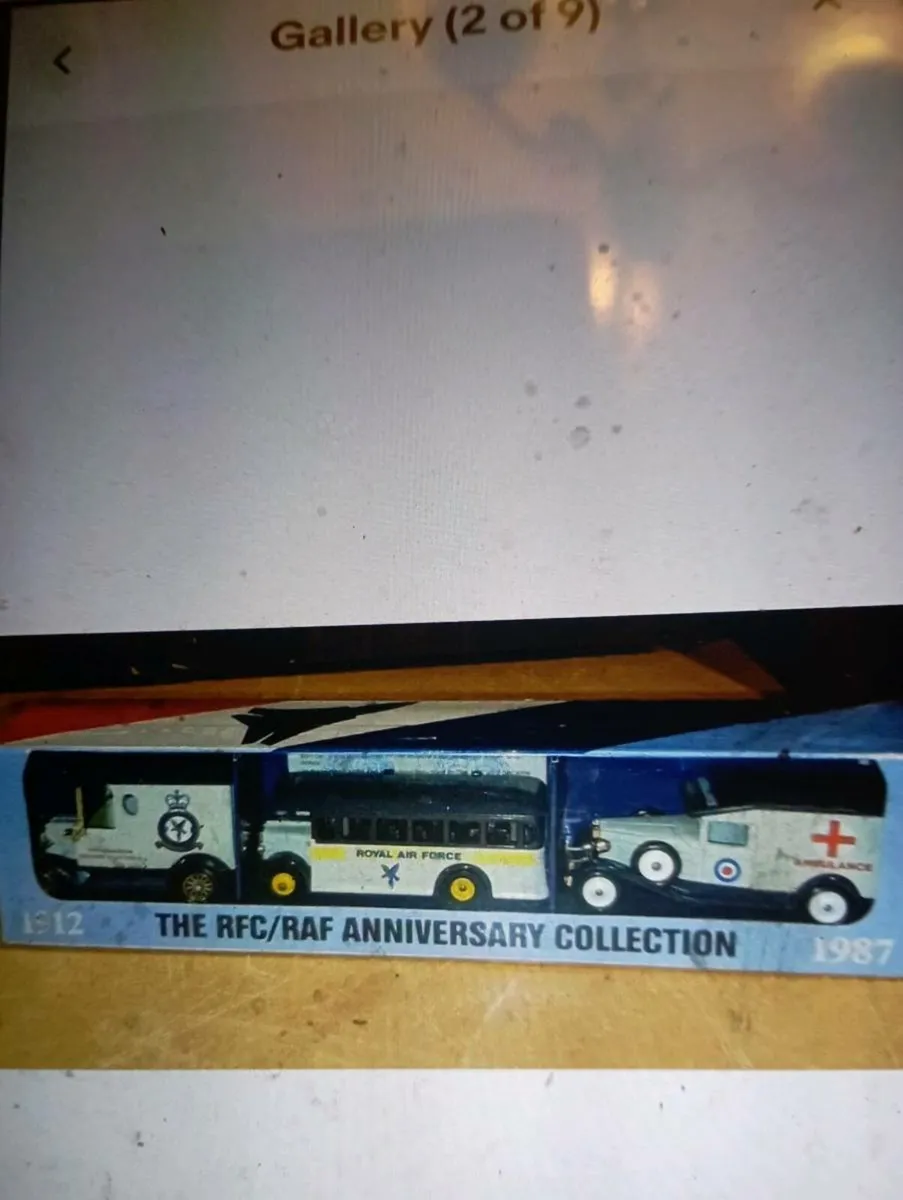 VINTAGE LlEDO DIE-CAST RAF  75th  ANNIVERSARY - Image 2