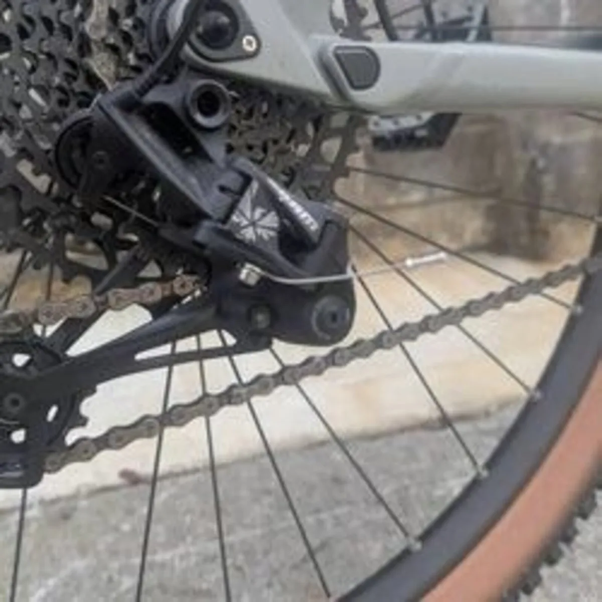 Cube stereo One 22 MTB bike - Image 3