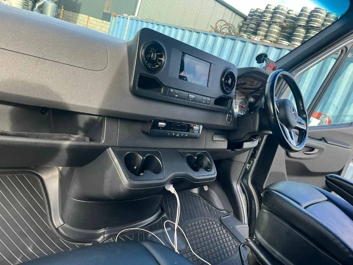 Mercedes-Benz Sprinter 2022 190BHP Twin Wheel - Image 4