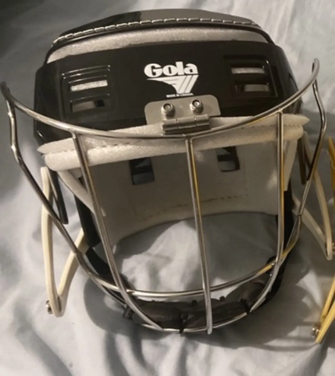 Gola/hurling helmet - Image 1