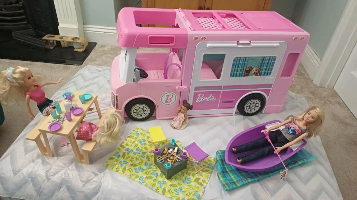 BARBIE 3 IN 1 CAMPER VAN and multiple accessories - Image 1
