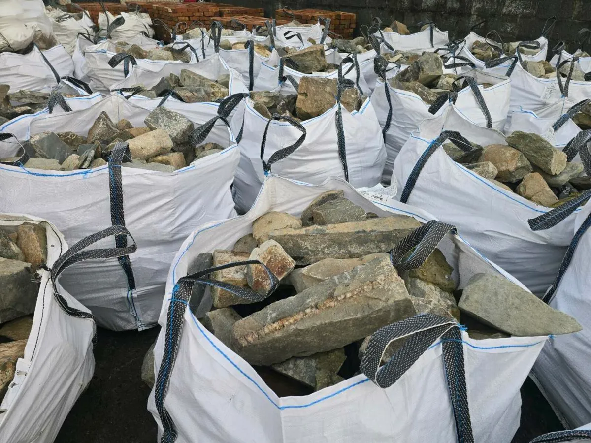 Reclaimed bricks and stone - Image 2