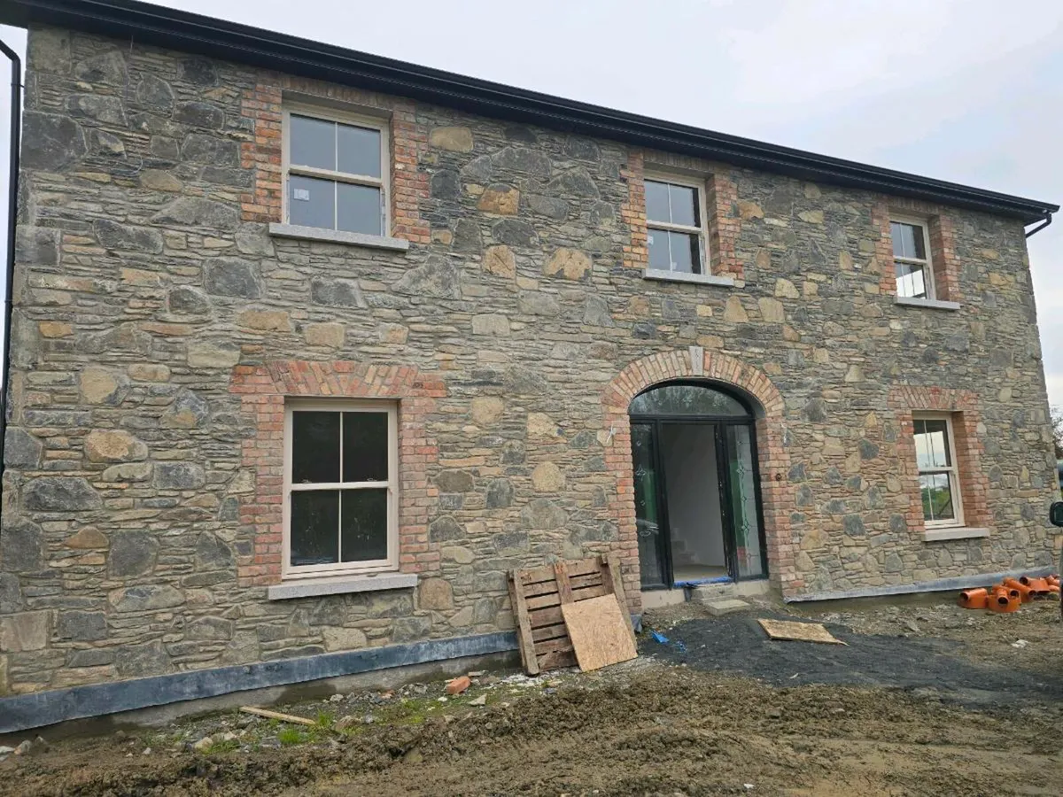 Reclaimed bricks and stone - Image 3