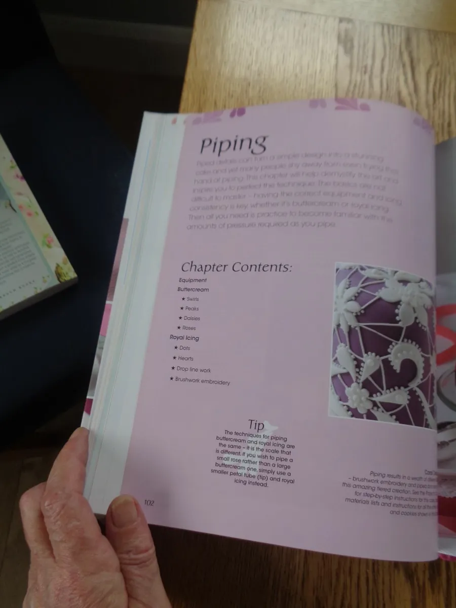 The Contemporary Cake Decorating Bible Boo - Image 2