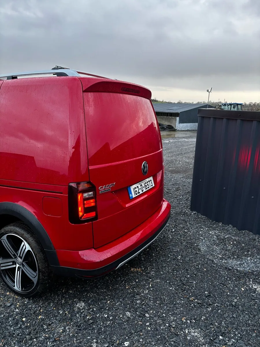 2016 (162) Volkswagen Caddy All-Track Manual - Image 4