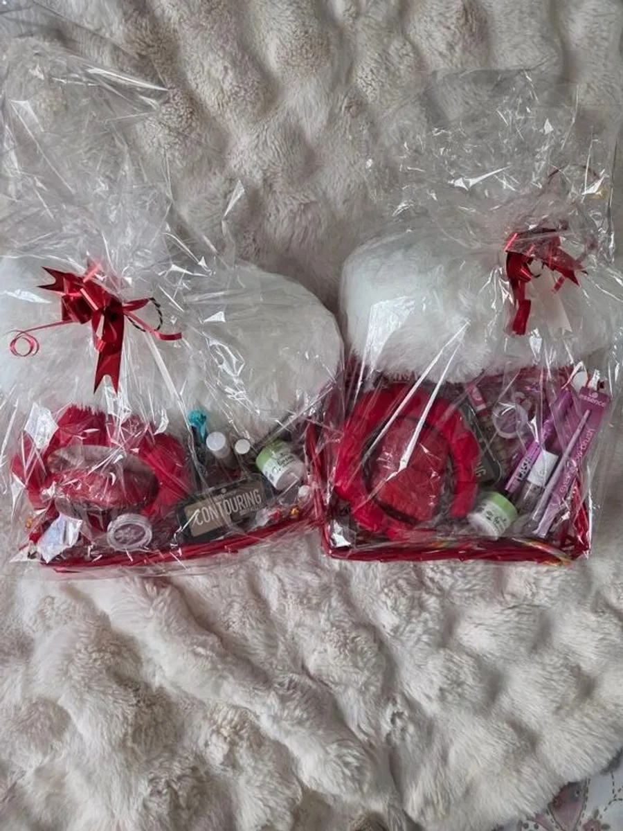 Makeup Hampers - Image 1