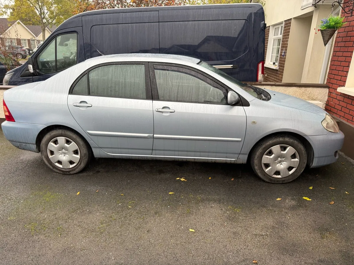 2005 Toyota Corolla - Image 2