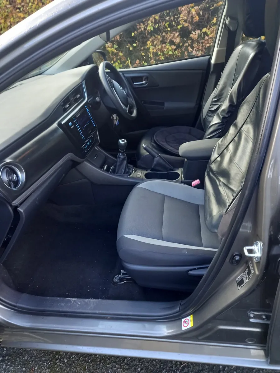 Toyota Auris 2017 1.4 D-4D Terra - Image 4