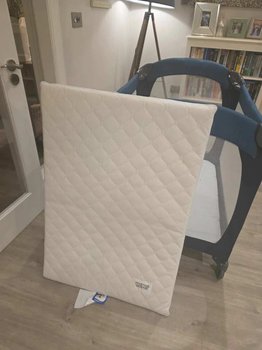 Travel cot - Image 3