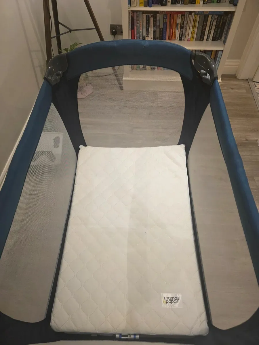 Travel cot - Image 4