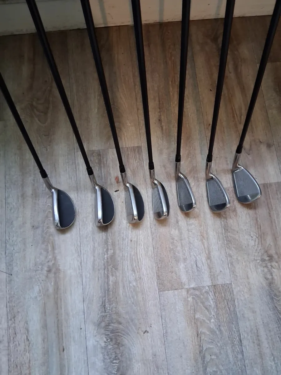 Full set of left handed Cleveland  golf clubs - Image 1