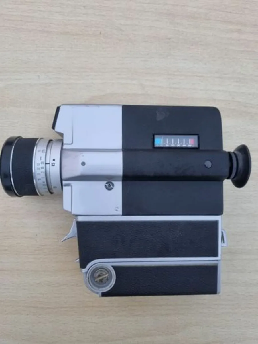 Vintage Movie Camera - Sankyo Super CM 400 - Image 1