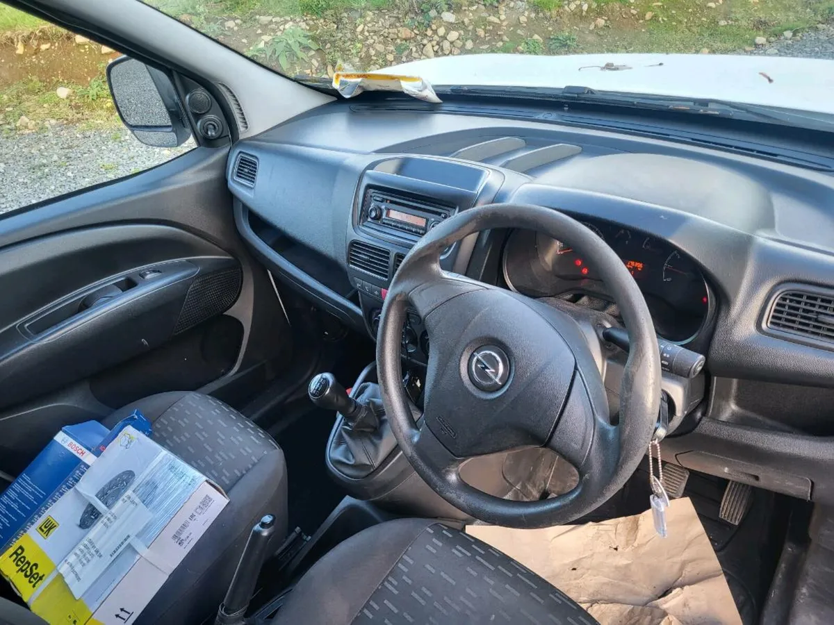 Opel combo van - Image 4