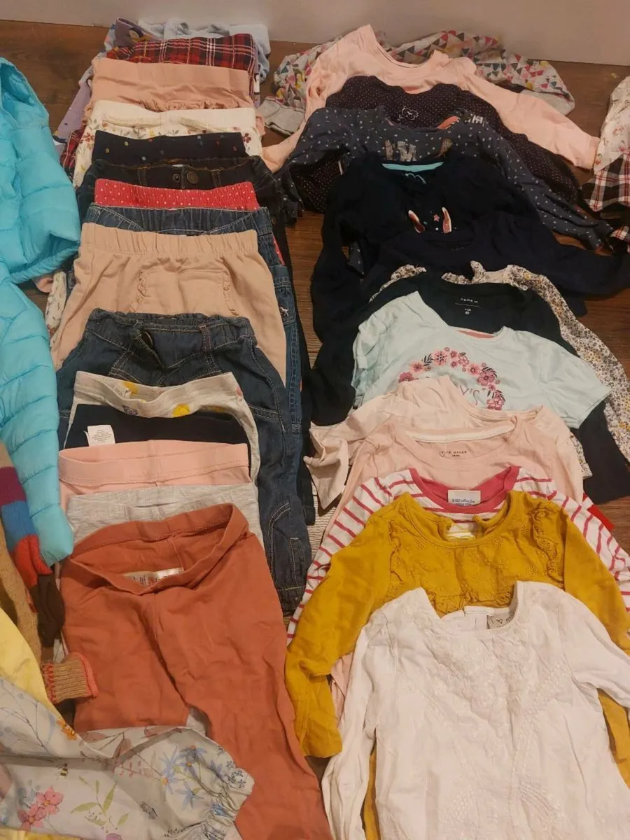 Girls clothes bundle 12-18 mts - Image 2