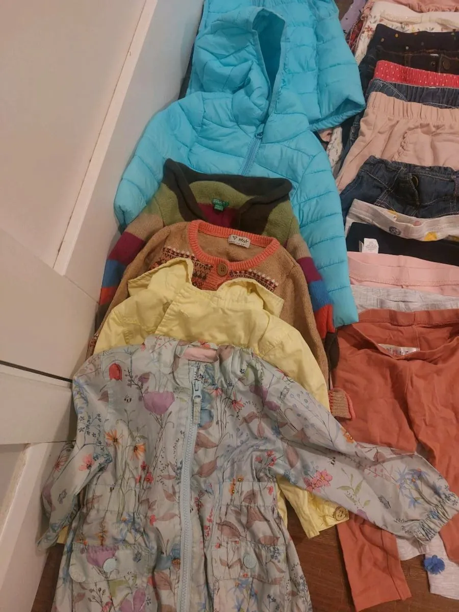 Girls clothes bundle 12-18 mts - Image 4