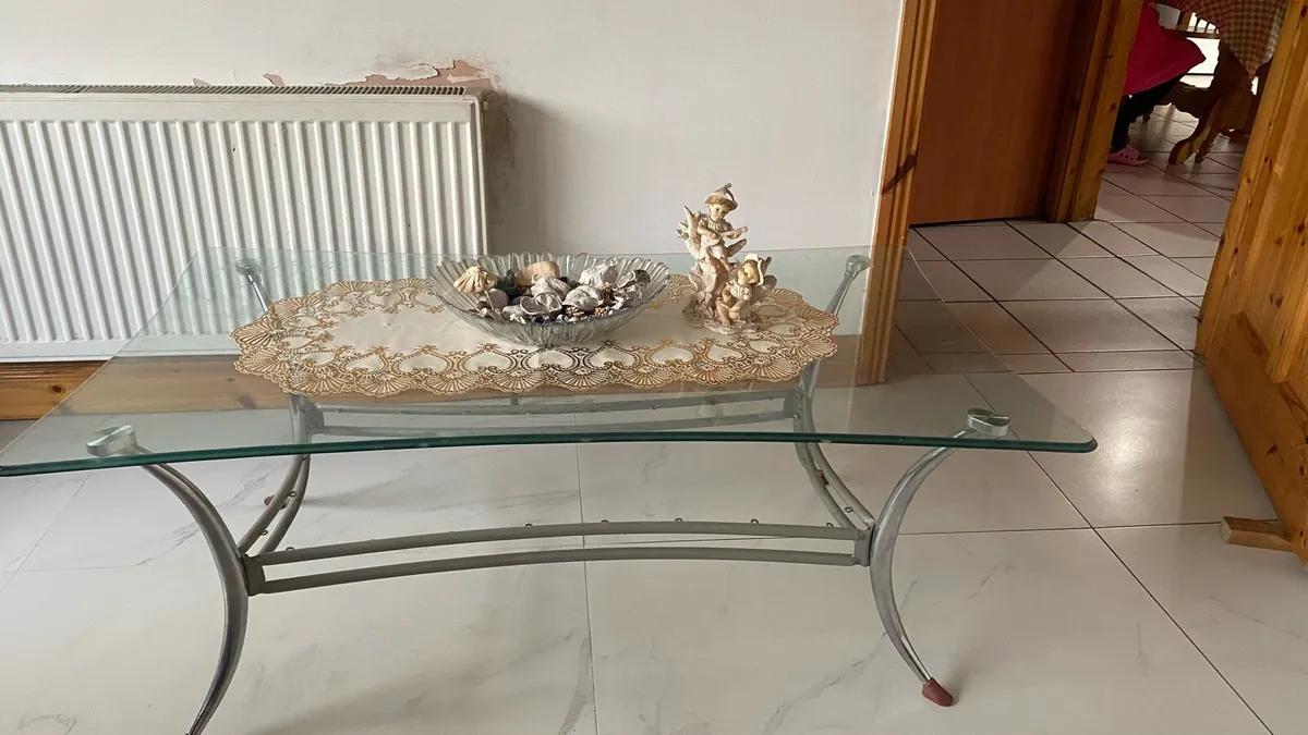 Glass living room table - Image 1