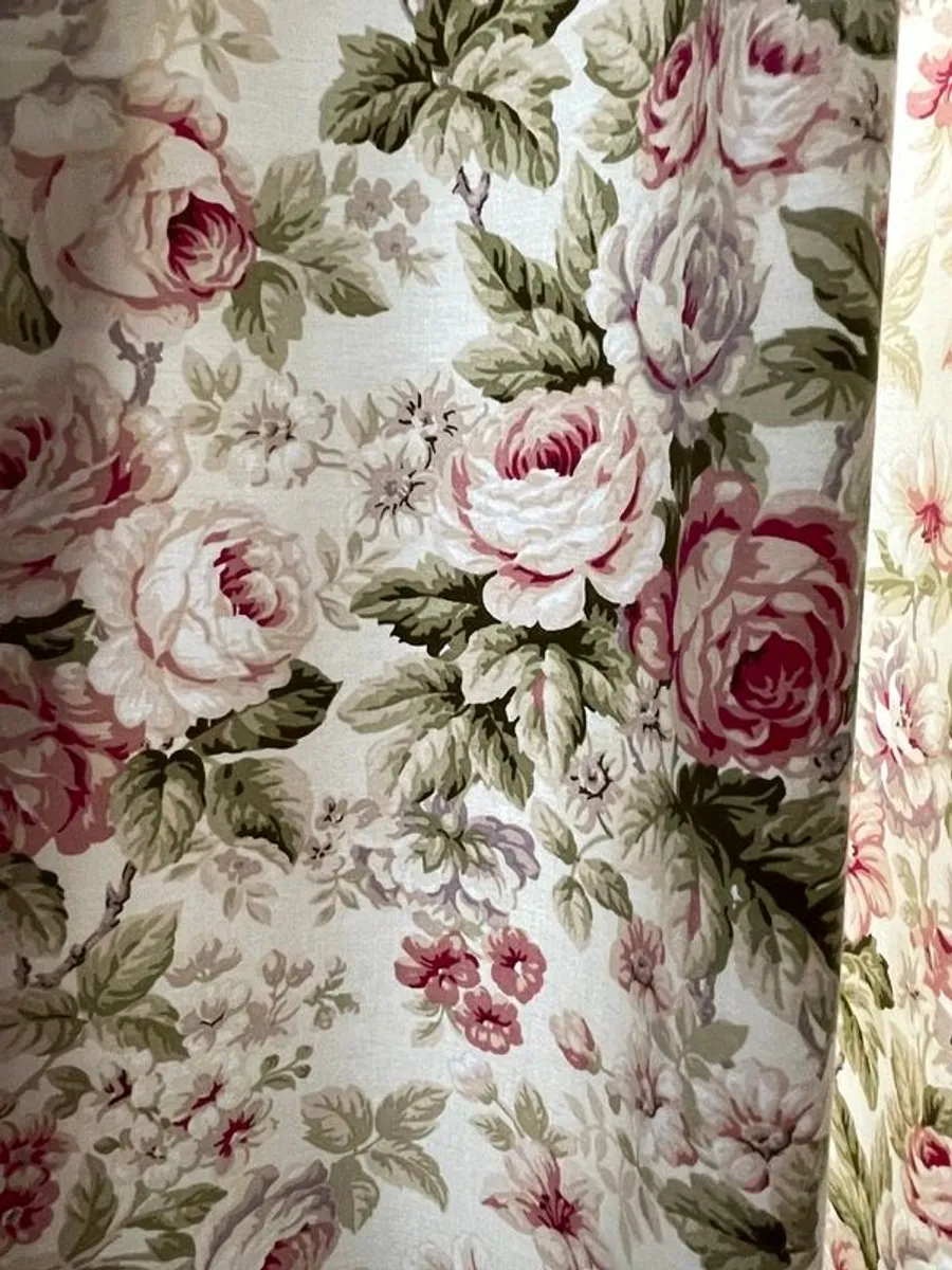 Floral Curtains - Image 3