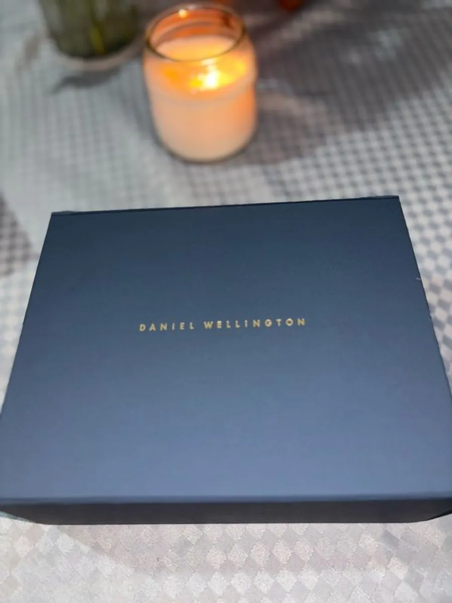 Daniel Wellington Man's Watch & Bracelet Gift Set Brand New - Image 3
