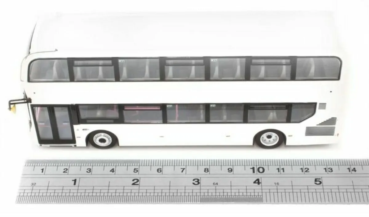 Northcord : 1:76 white bus, Free Post - Image 4