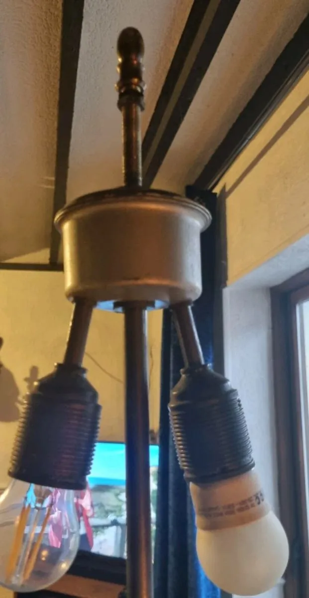 VINTAGE TALL TIFFANY  BUTTERFLY LAMP - Image 4