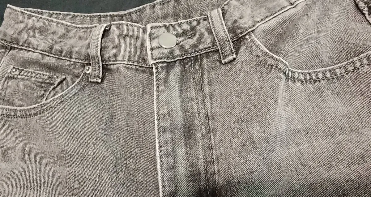 Ladies Grey Loose Fit Jeans - Image 2