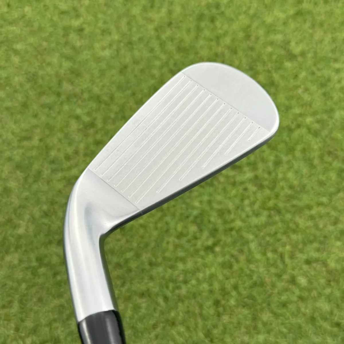 Titleist U.505 2025 Utility #2 Iron 18° / X-Stiff - Image 3