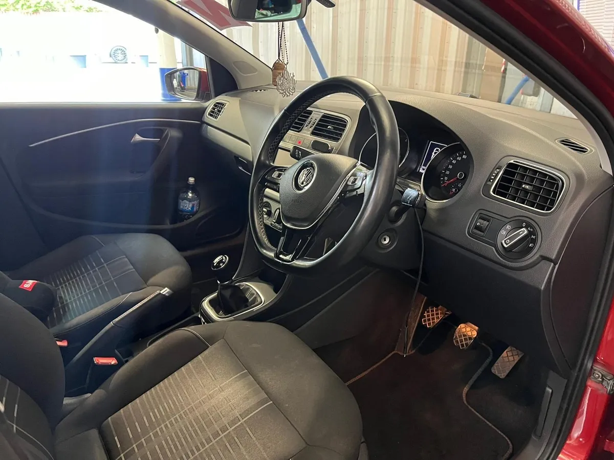 Volkswagen polo - Image 4