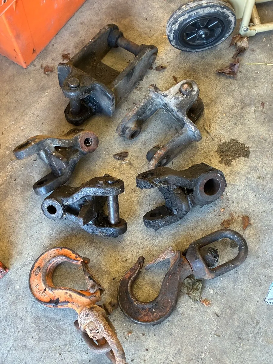 Truck Crane links hooks shackles - Image 1